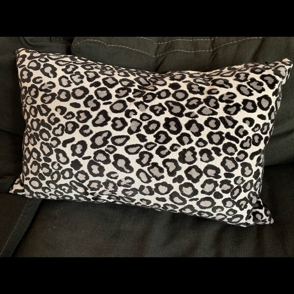🐈 cheetah pillow 🐈